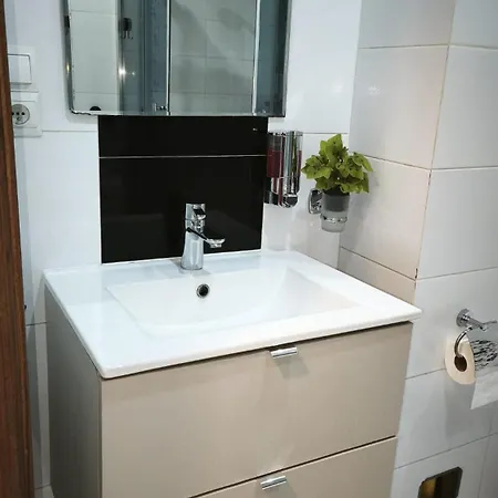 Z Widokiem Pereca 2 * Βαρσοβία
